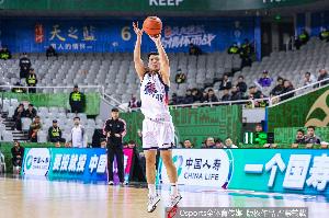 直播吧:山东男篮已经与后卫陈培东完成两年C合同续约